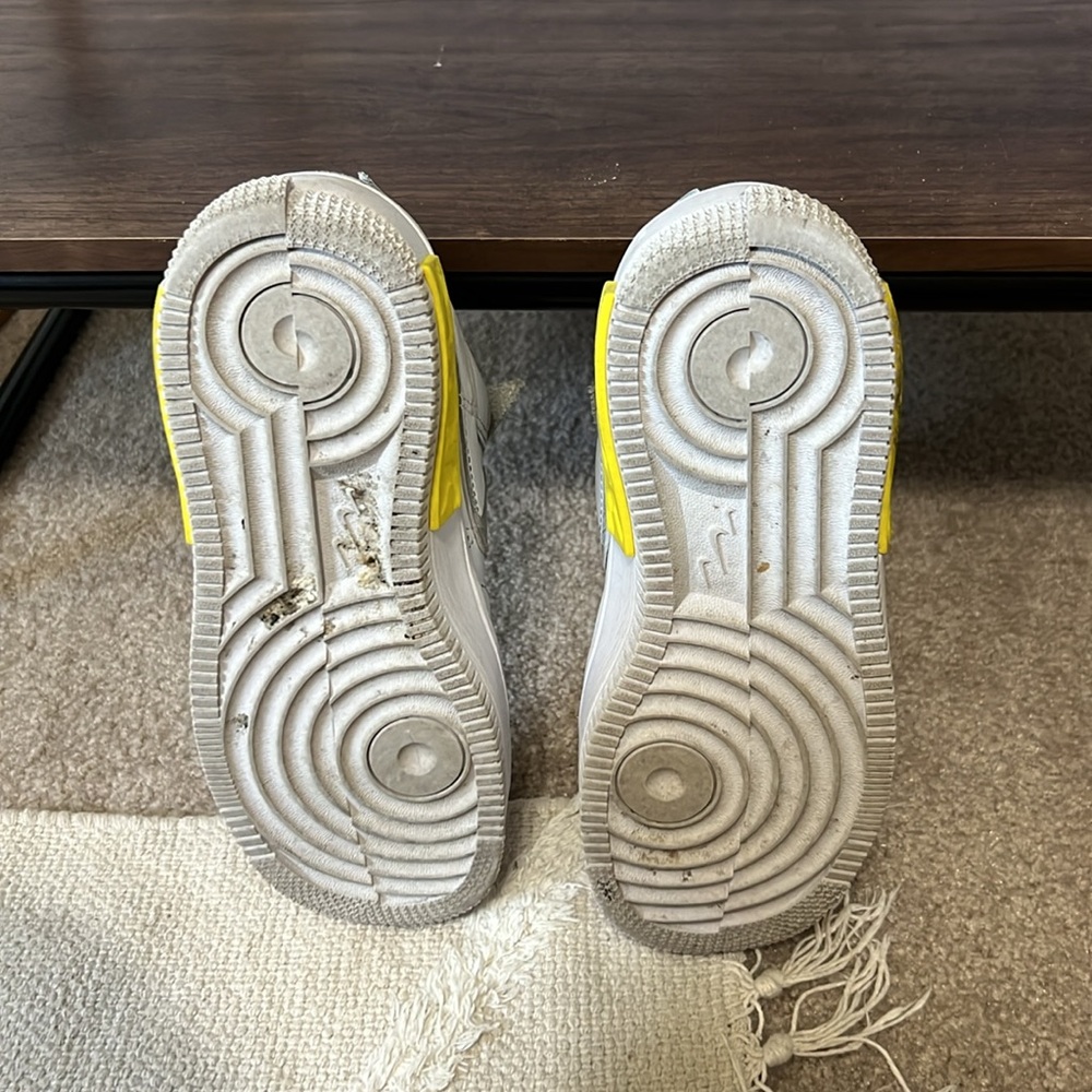 Women’s Nike Air Forces - Picture 7 of 8